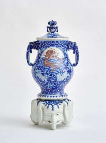 Kindred spirits. 100 Japanese Ceramics in Chinese Style. The Shen Zhai Collection